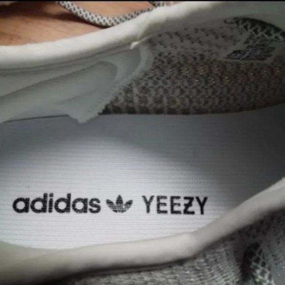 ***SOLD***Yeezy Boost 350 v2 Static Reflective - Picture 7 of 8